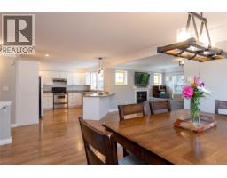Living room - 133 Gibraltar Bay Dr, View Royal, BC V9B6M2 Photo 15
