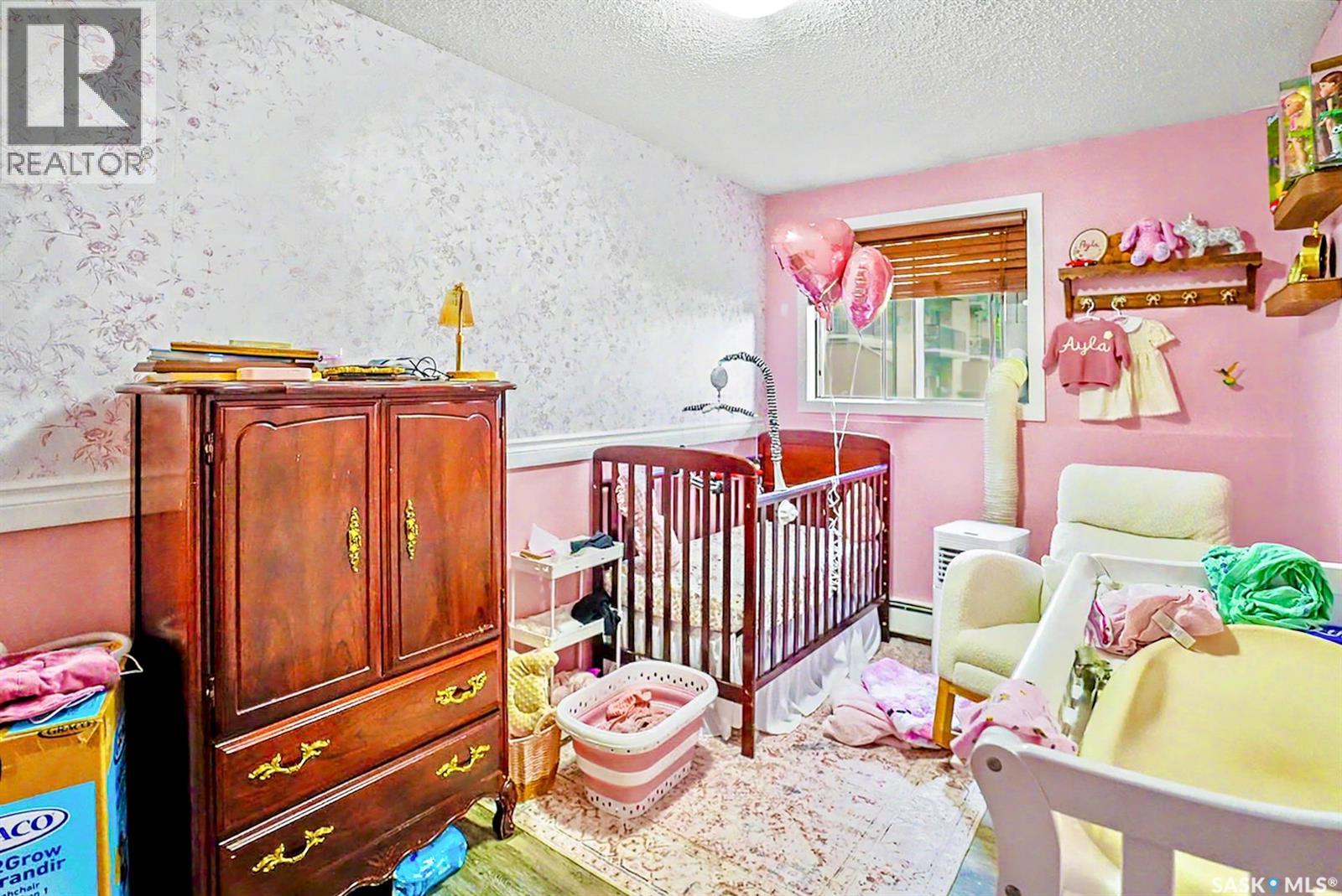 #108 802B Kingsmere BOULEVARD - 11