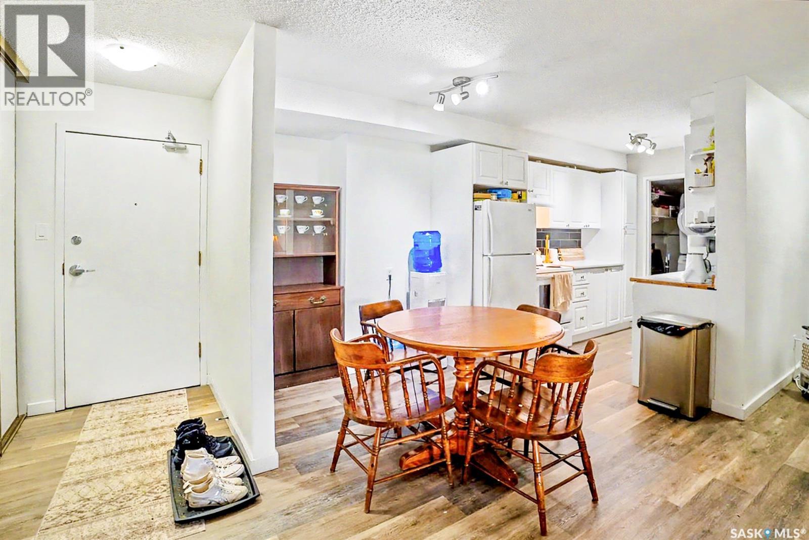 #108 802B Kingsmere BOULEVARD - 5