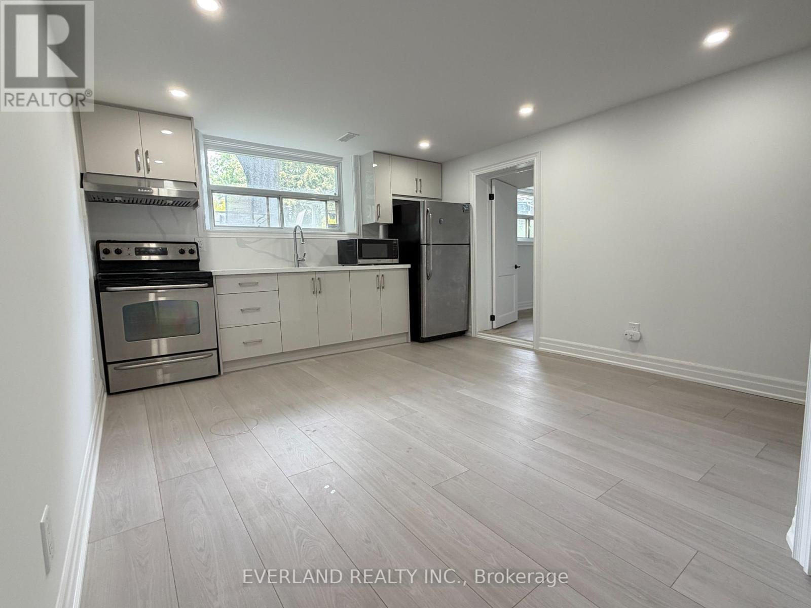 116 SYLVAN AVENUE - Image 32