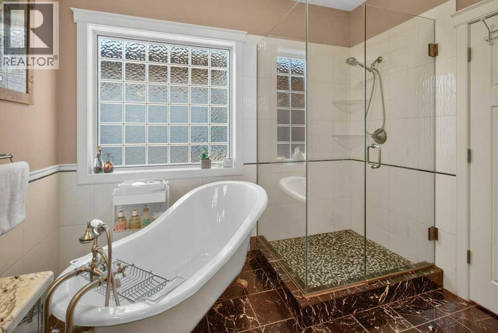 509 Sunridge Crescent W - Image 24