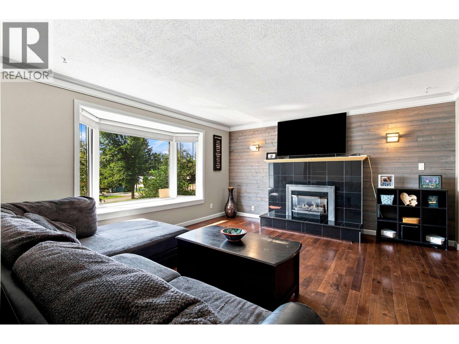 1140 AGNEW STREET - 10