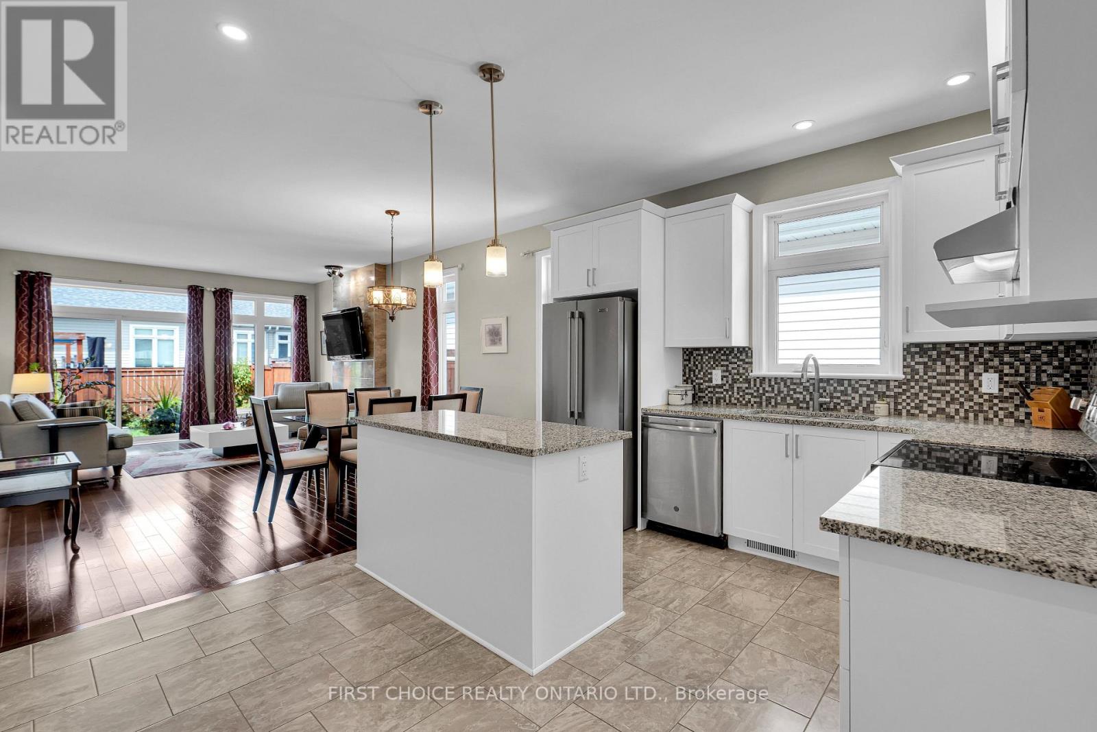 550 SILVERBELL CRESCENT - Image 12