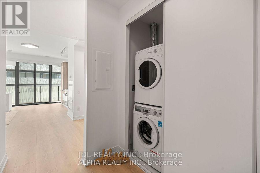 #4307 50 CHARLES ST EAST STREET - 12