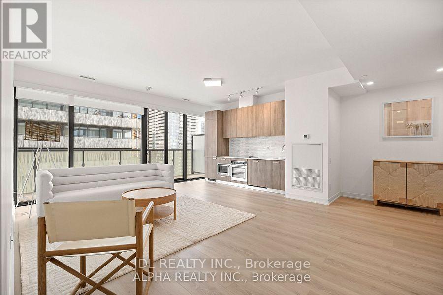 #4307 50 CHARLES ST EAST STREET - 3