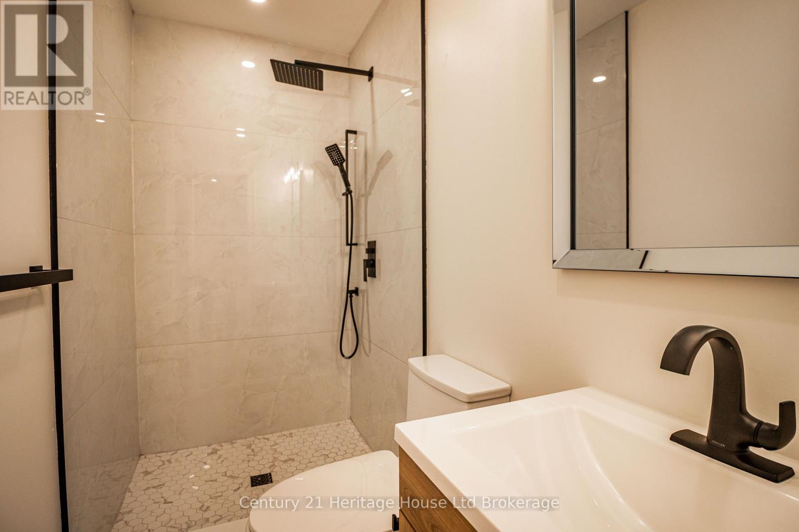 #PART 1 & 2 152 BLANDFORD STREET - Image 27