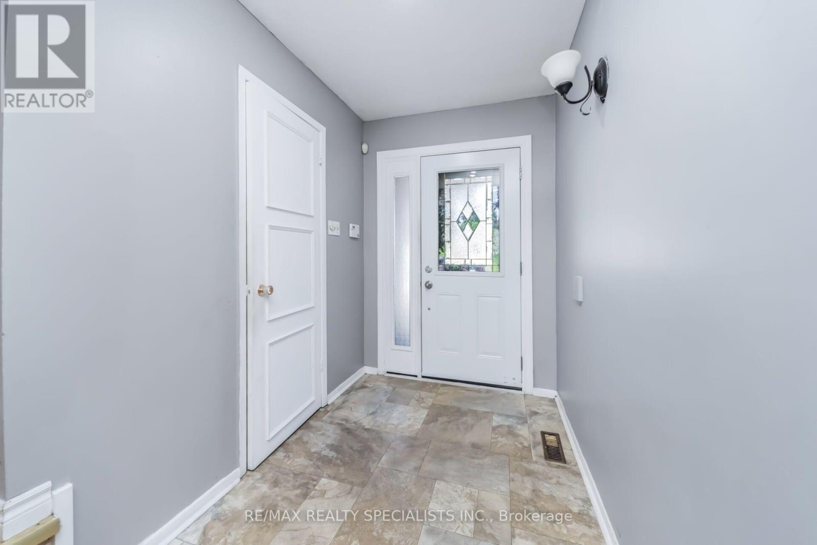 33 GREENWICH CIRCLE - Image 20