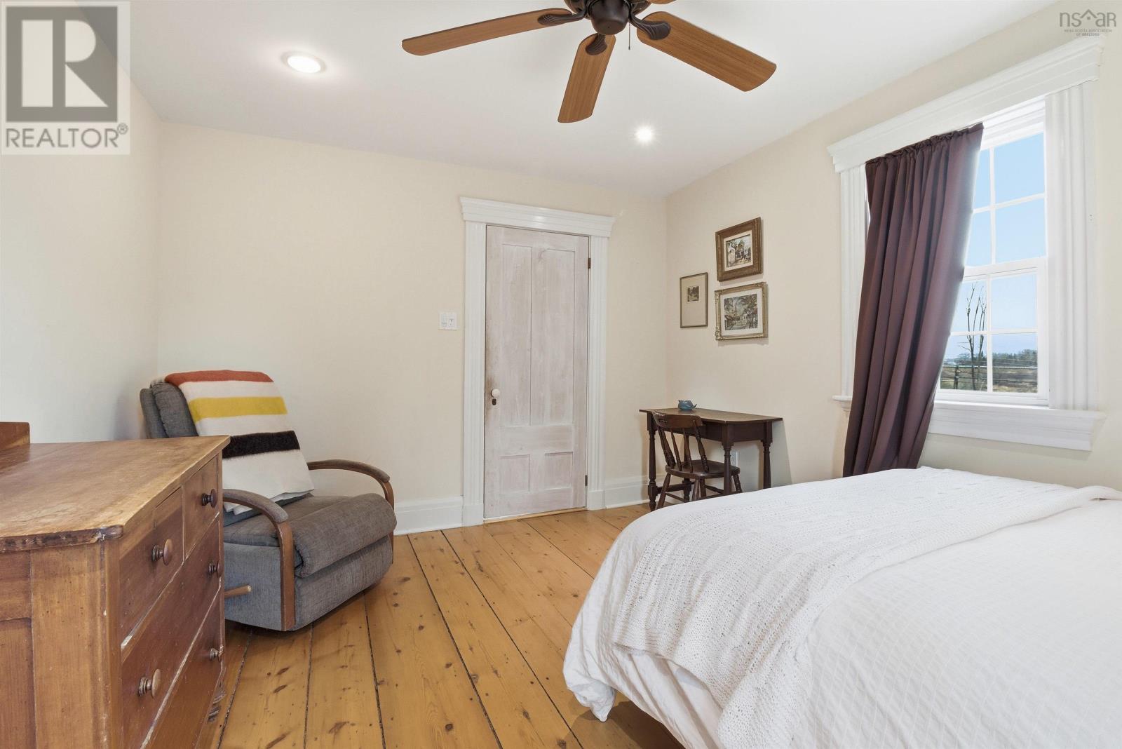15 Falmouth Dyke Rd - 28