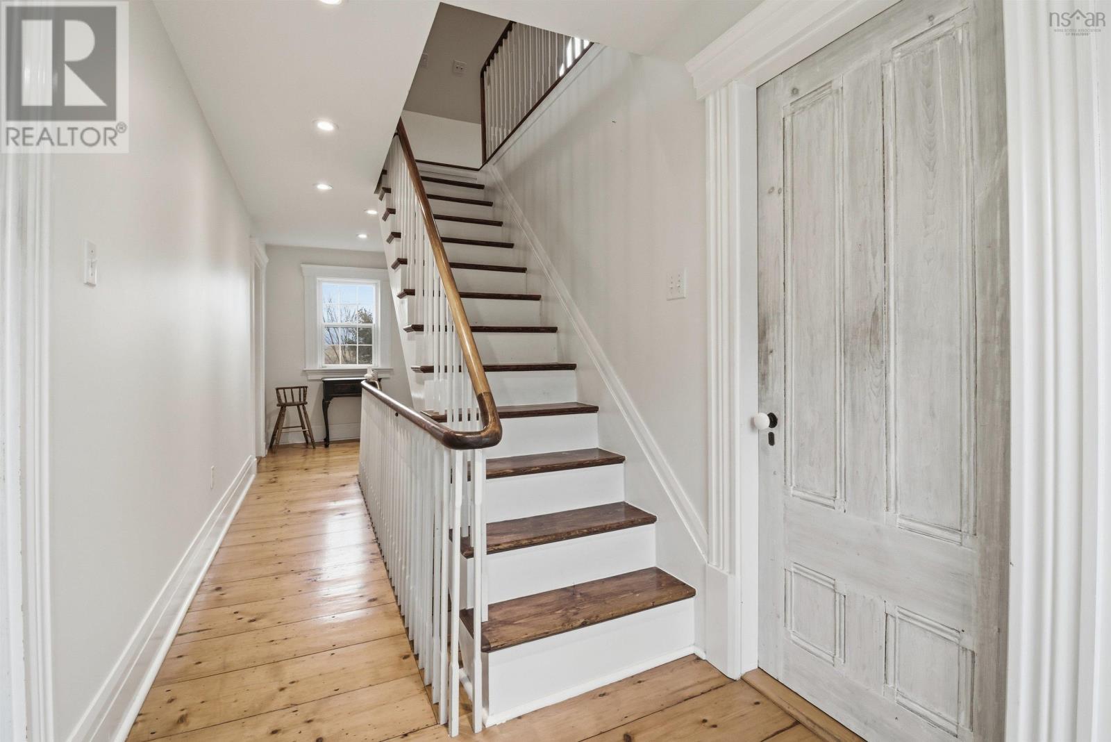 15 Falmouth Dyke Rd - 30