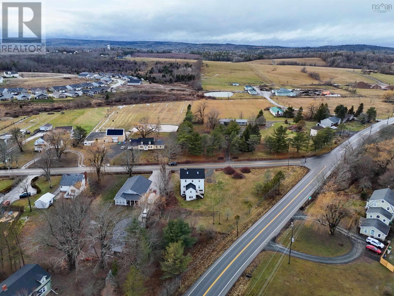 15 Falmouth Dyke Rd - 41