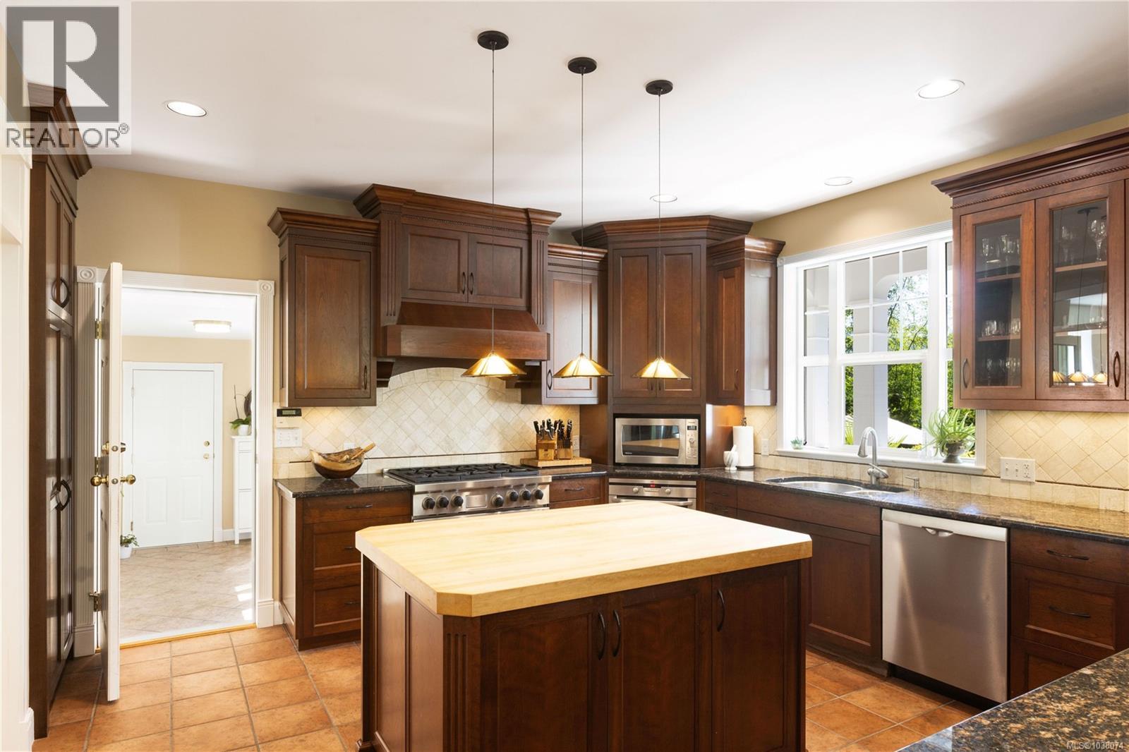 1188 Garden Gate Dr, Central Saanich