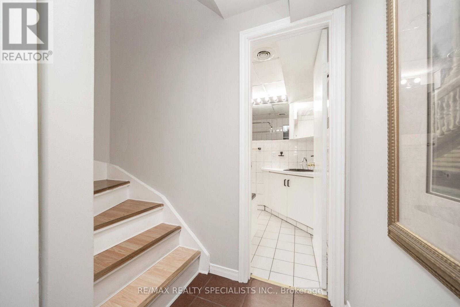 20 ENMOUNT DRIVE - Image 36