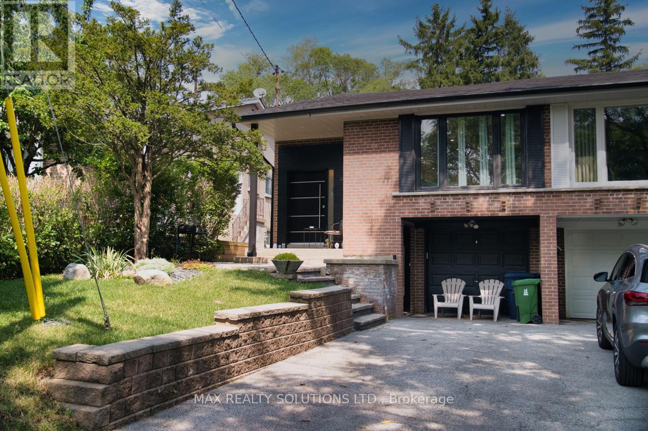 Photo of 31 Lochinvar Crescent