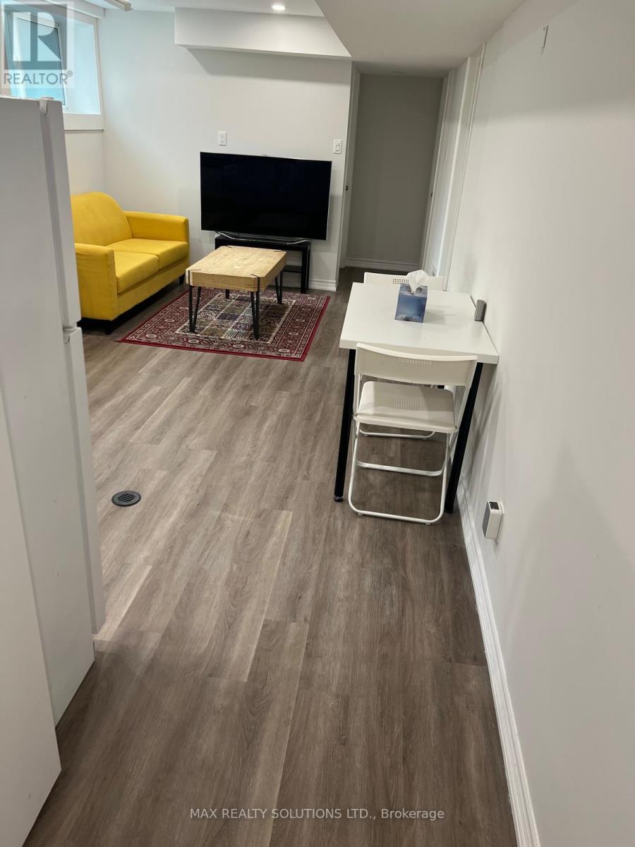 31 LOCHINVAR CRESCENT - 25