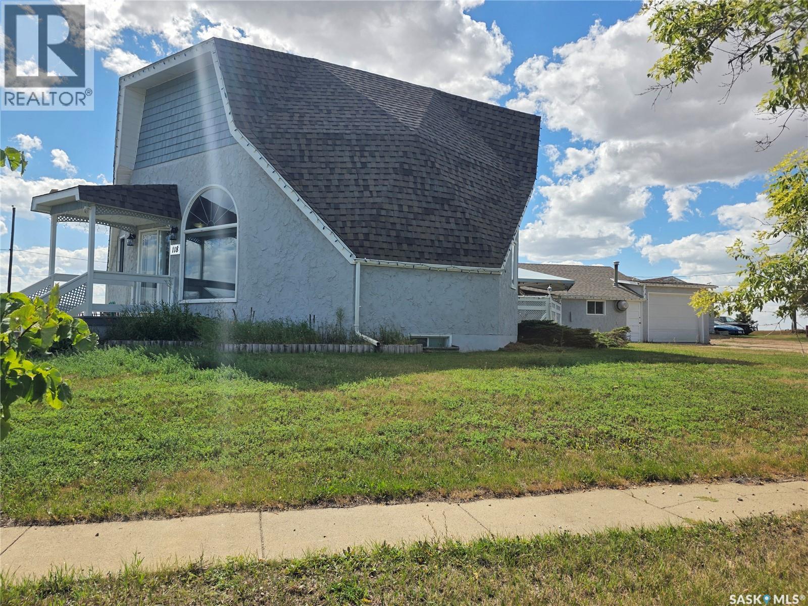 118 1st AVENUE W - 1