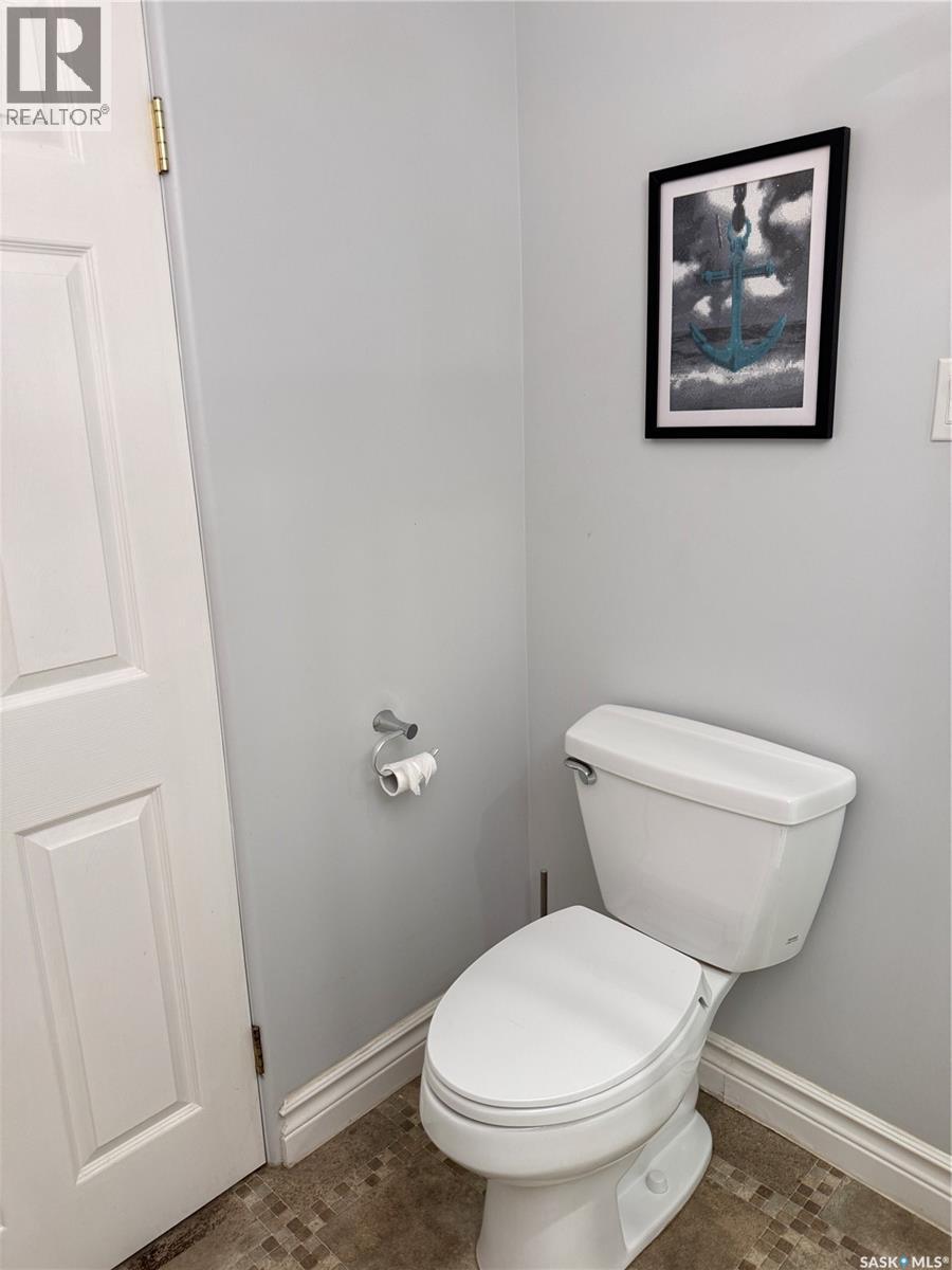 118 1st AVENUE W - Image 15