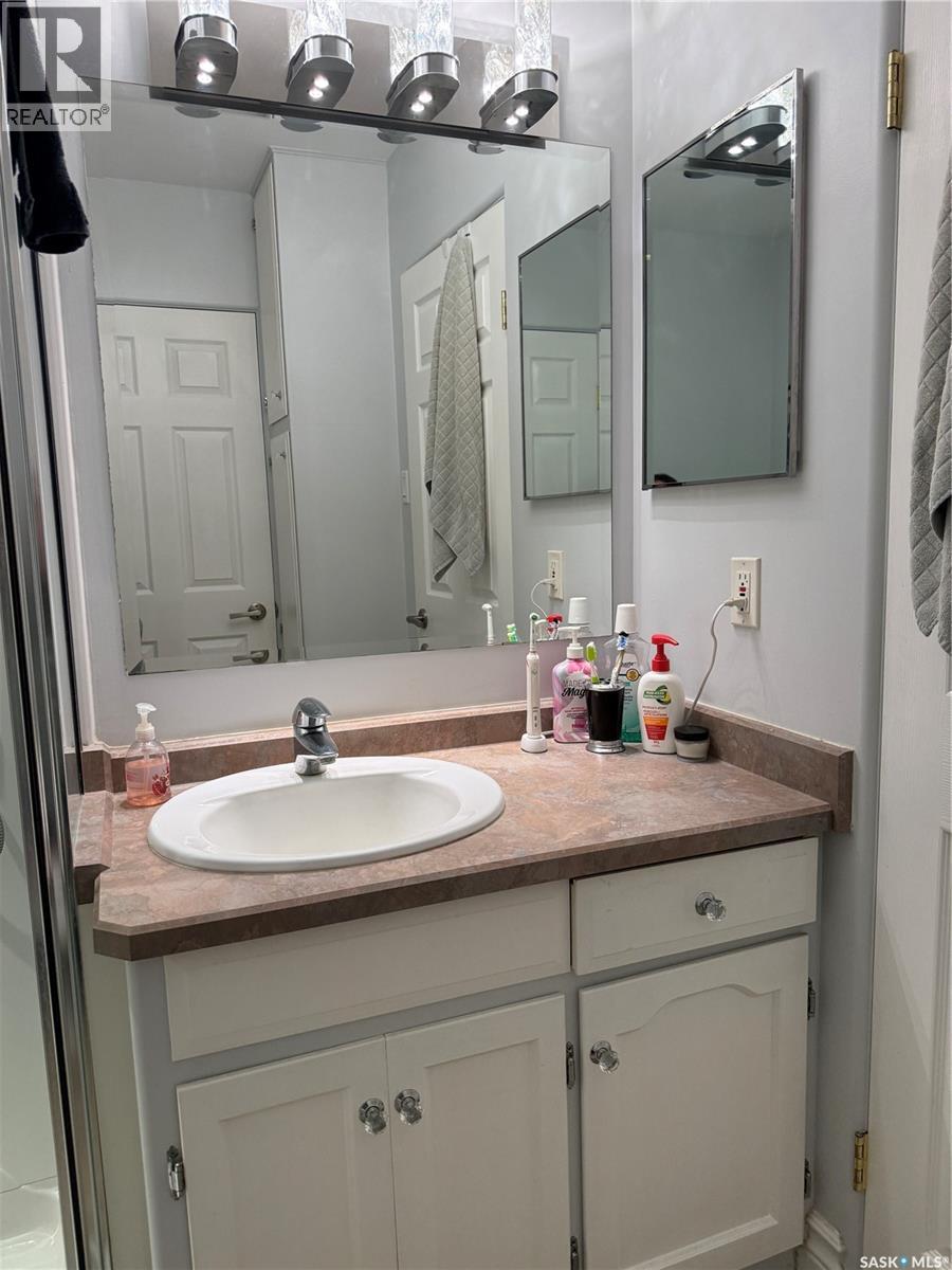 118 1st AVENUE W - 16