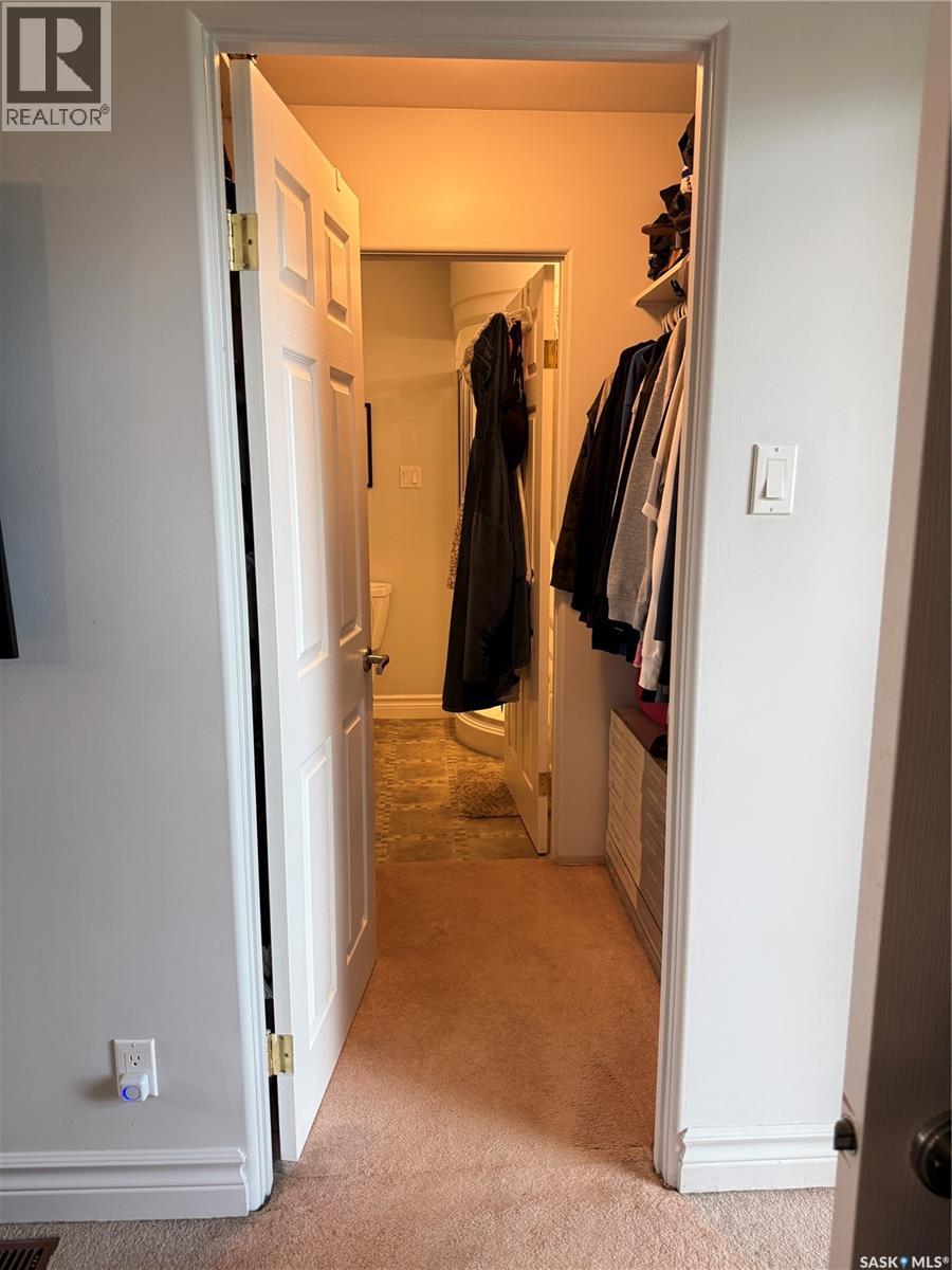 118 1st AVENUE W - 19