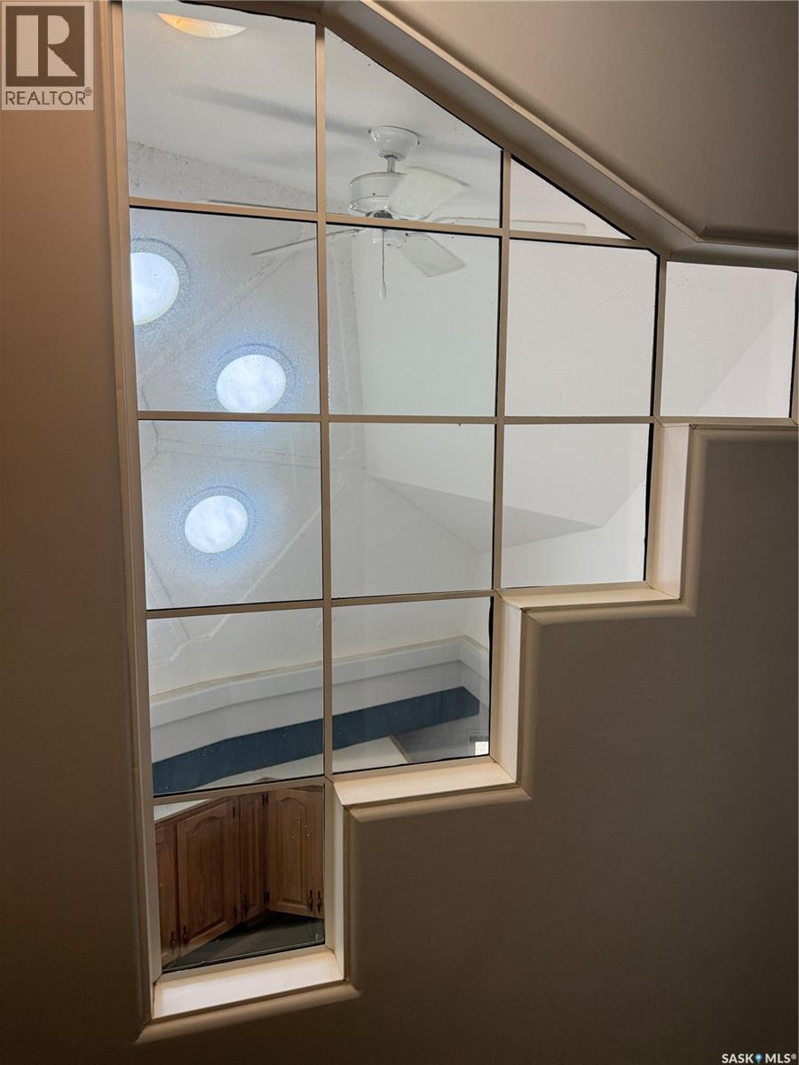 118 1st AVENUE W - Image 27