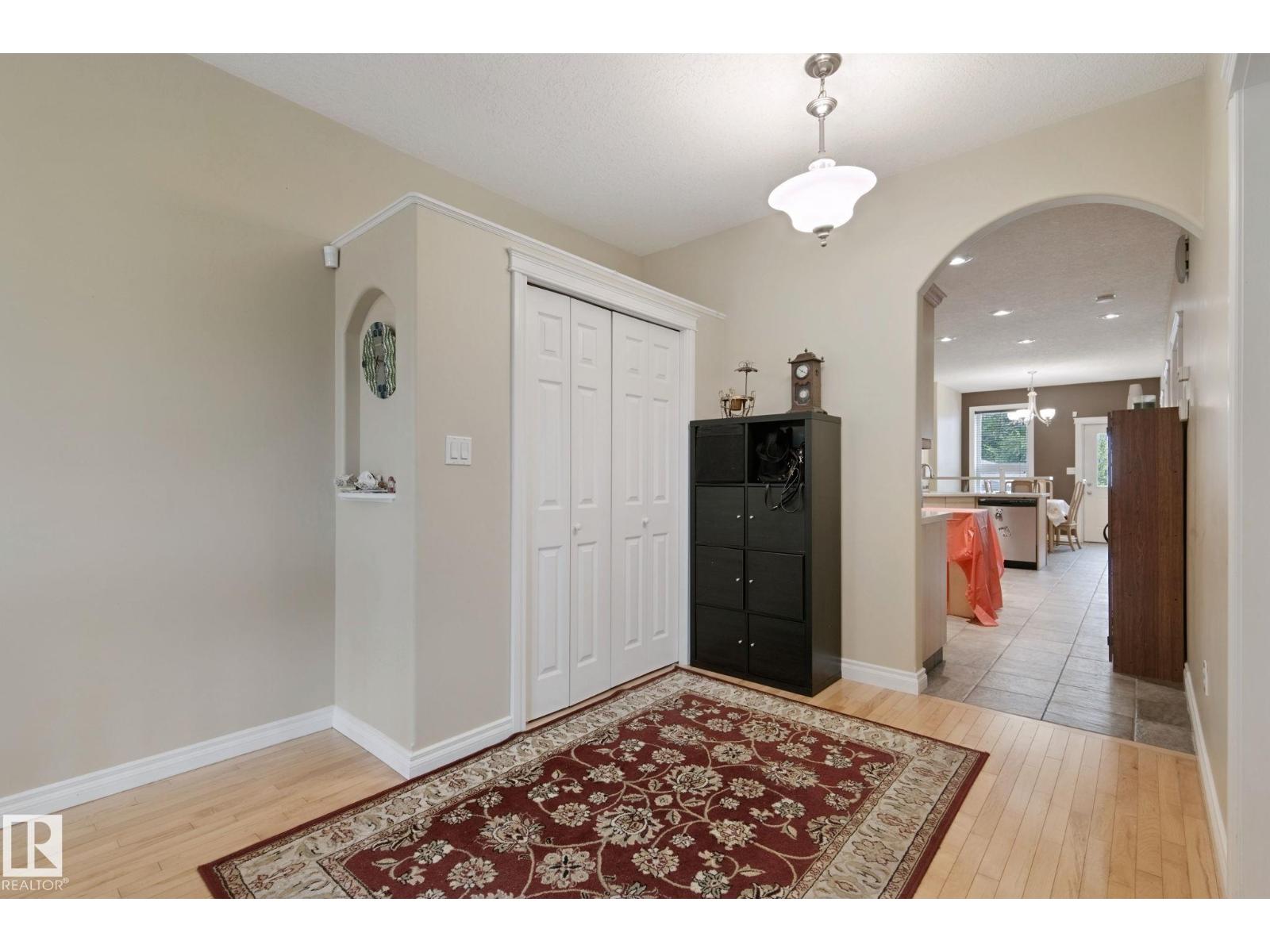 10416 69 AV NW - Image 19