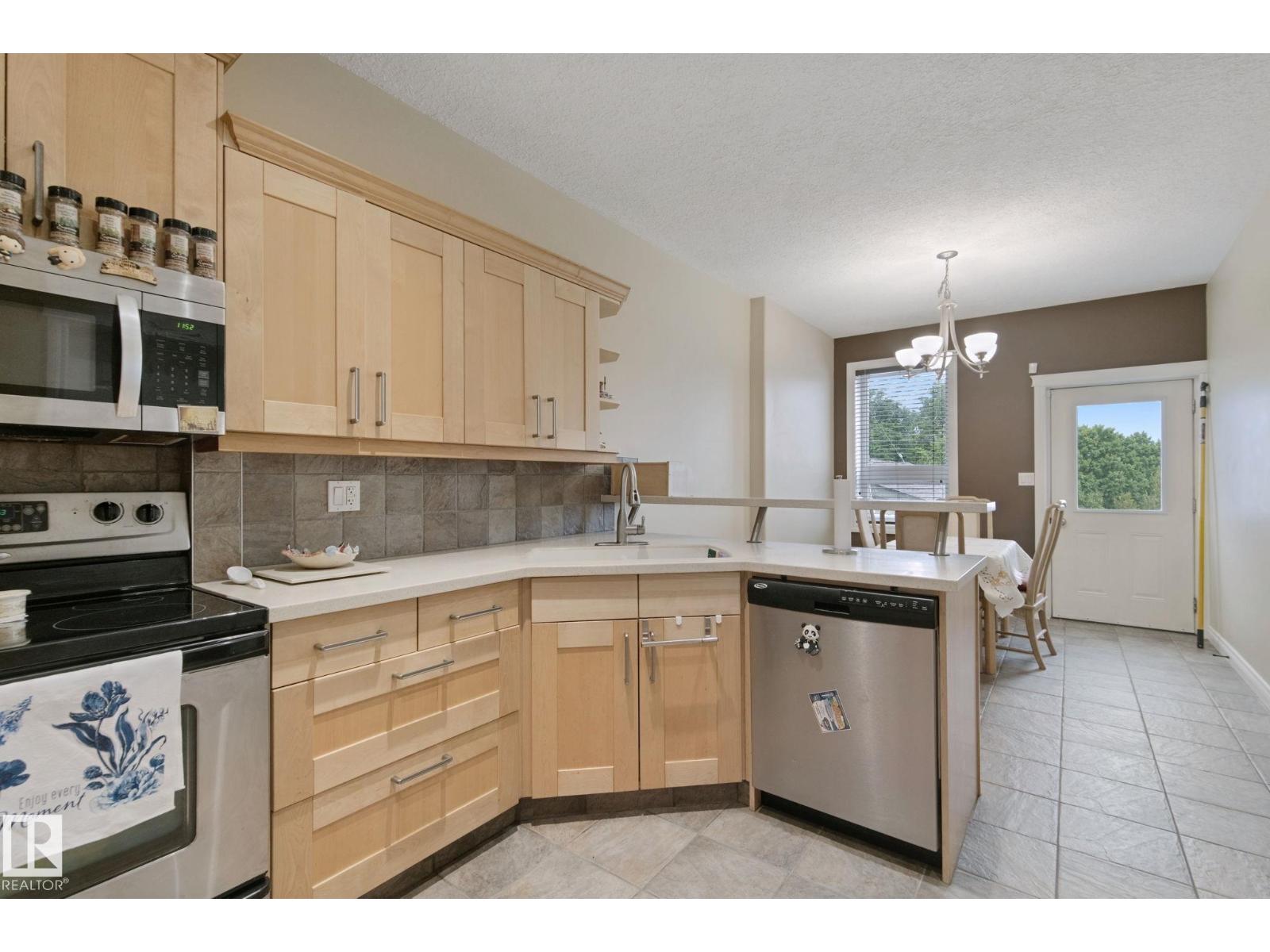 10416 69 AV NW - 21