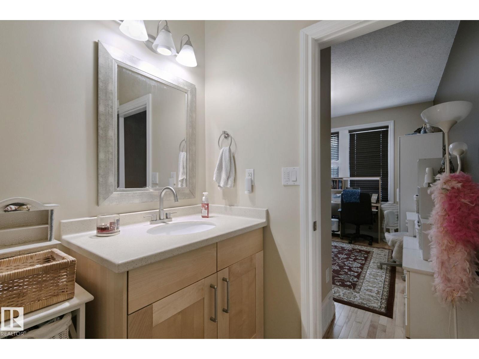 10416 69 AV NW - 38