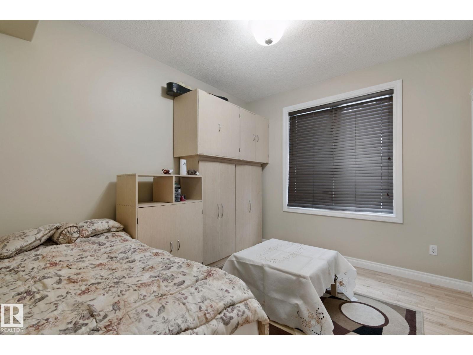 10416 69 AV NW - 41