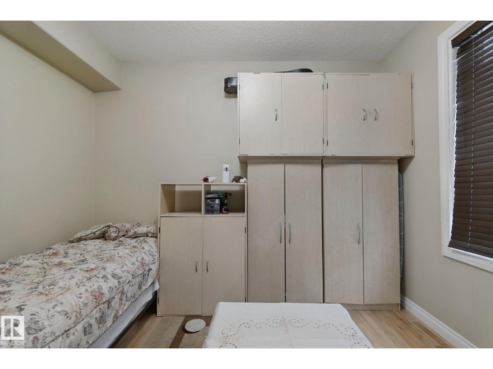 10416 69 AV NW - 44