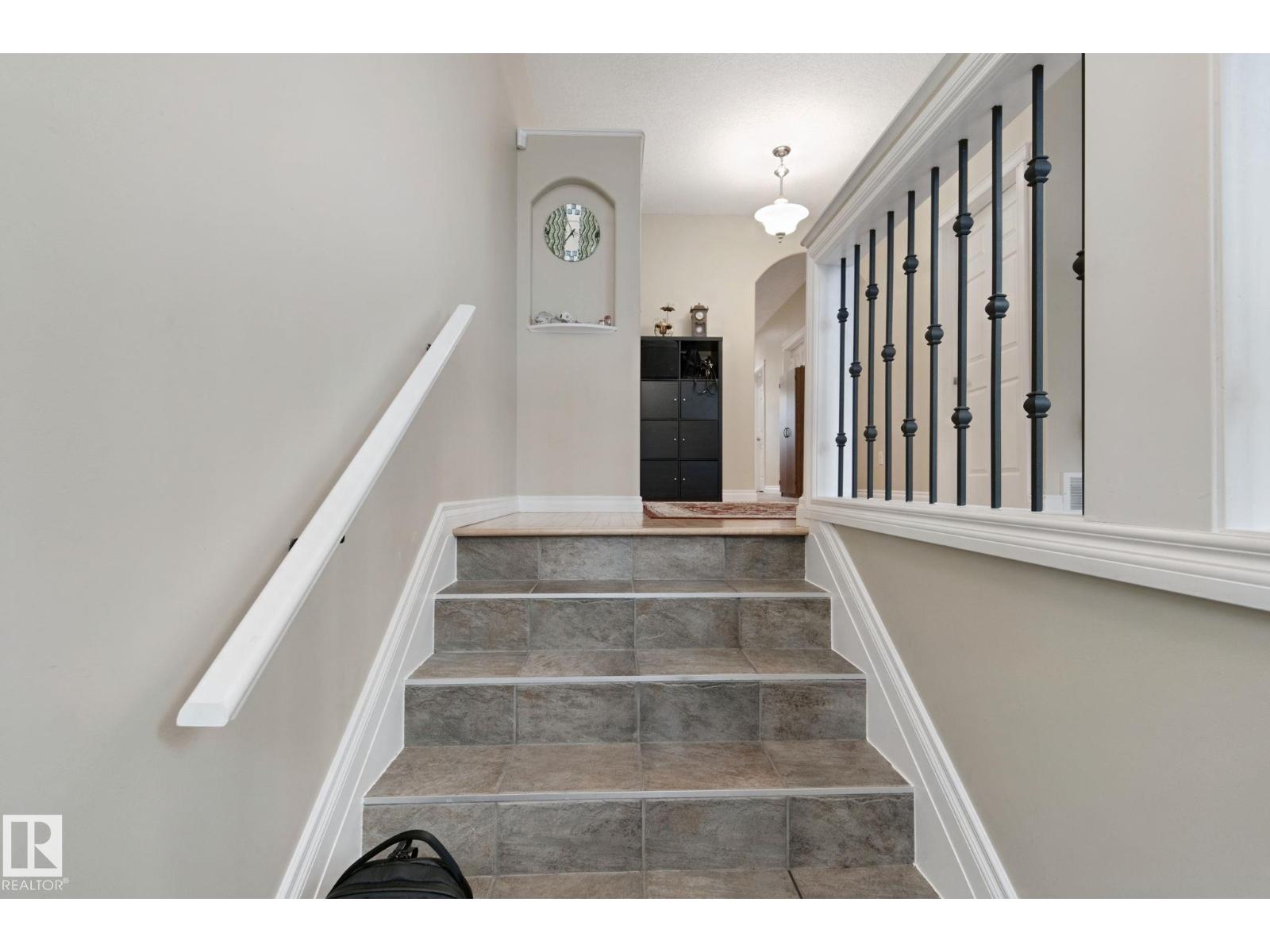 10416 69 AV NW - Image 8