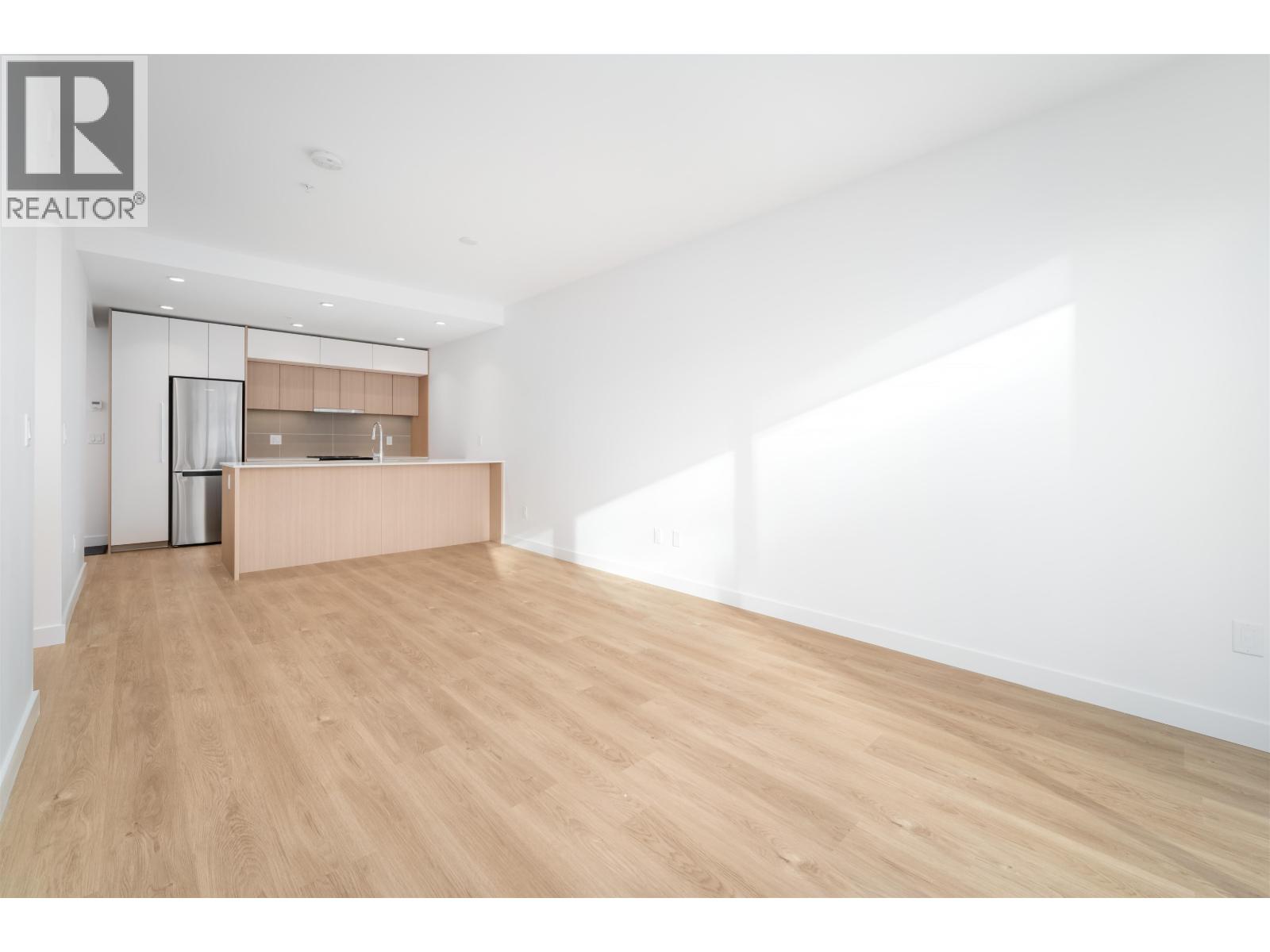 214 9888 UNIVERSITY CRESCENT, Burnaby