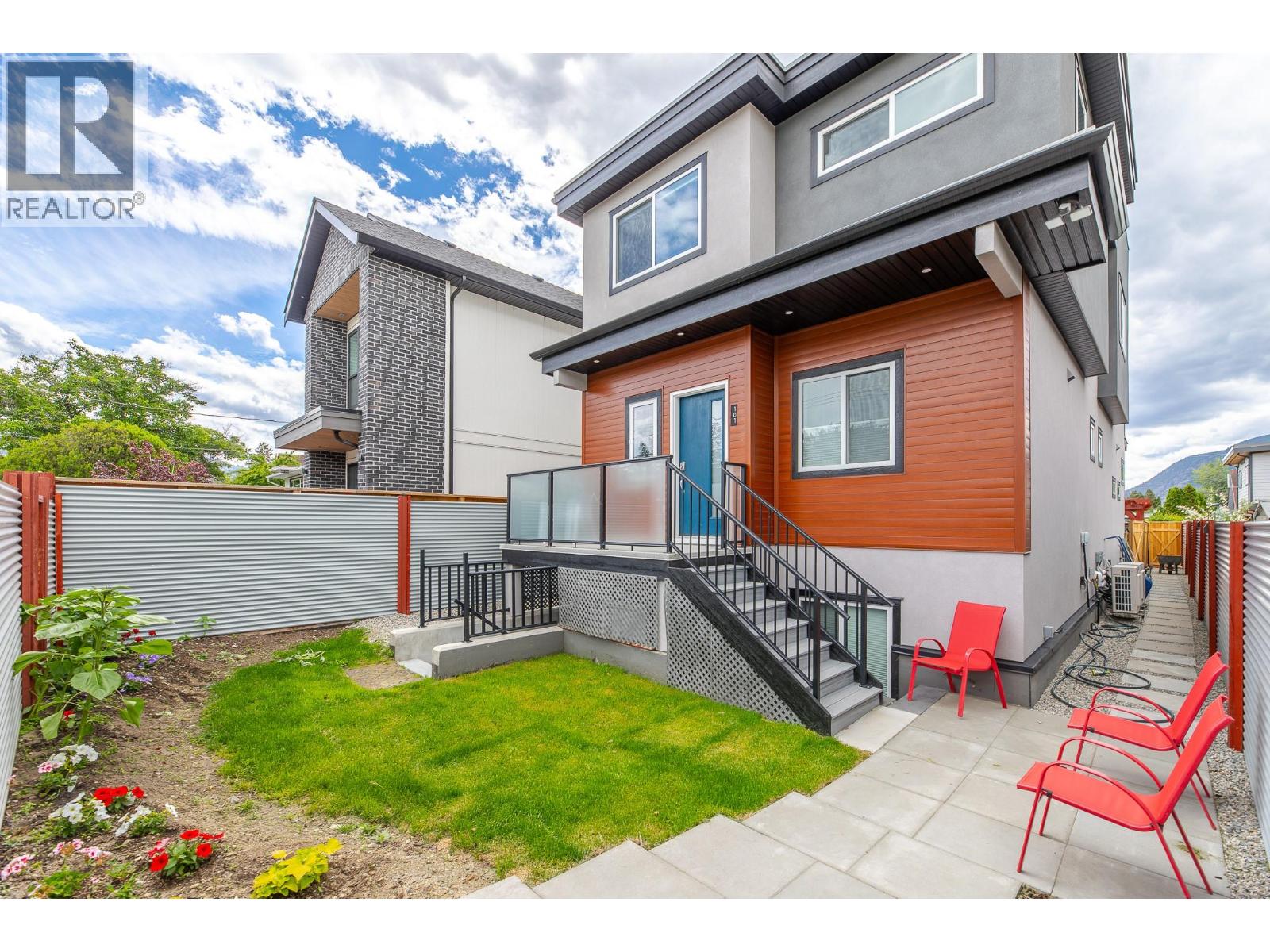 #101 490 Eckhardt Avenue - 32
