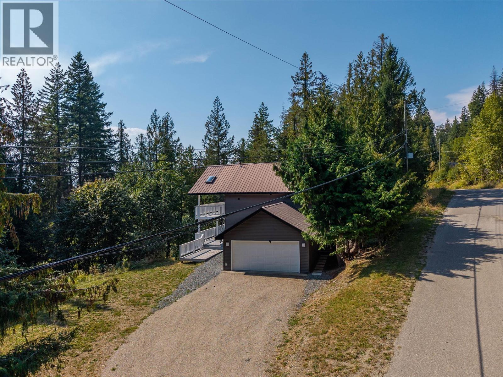 2725 VICKERS Trail, Anglemont