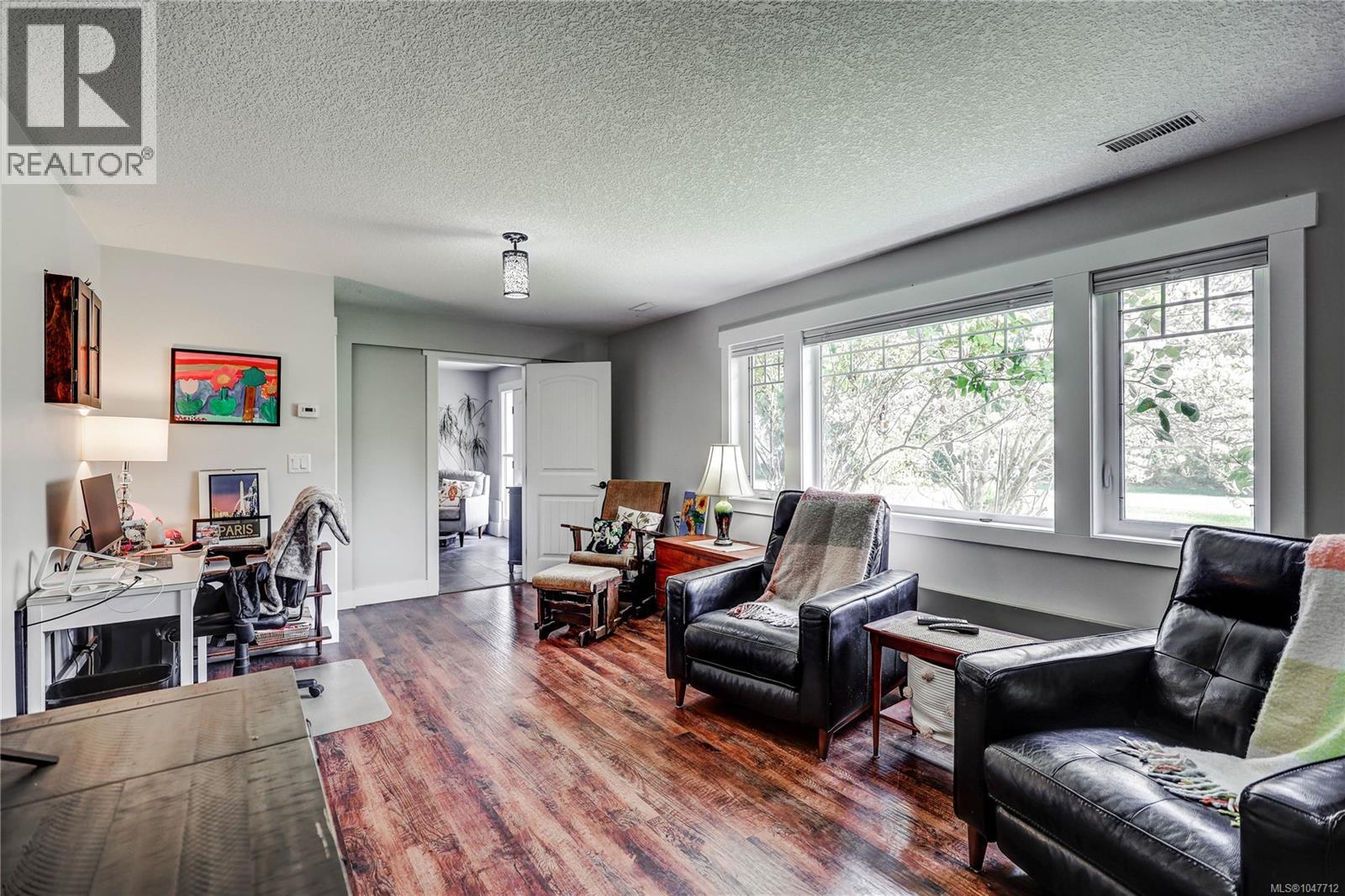 853 Glenhale Cres, Parksville