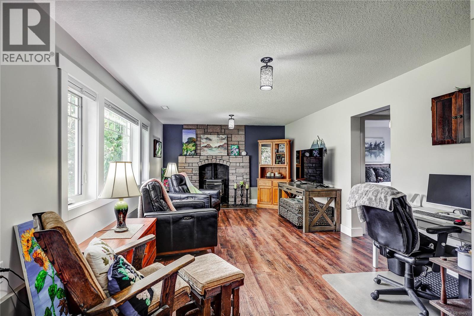 853 Glenhale Cres, Parksville
