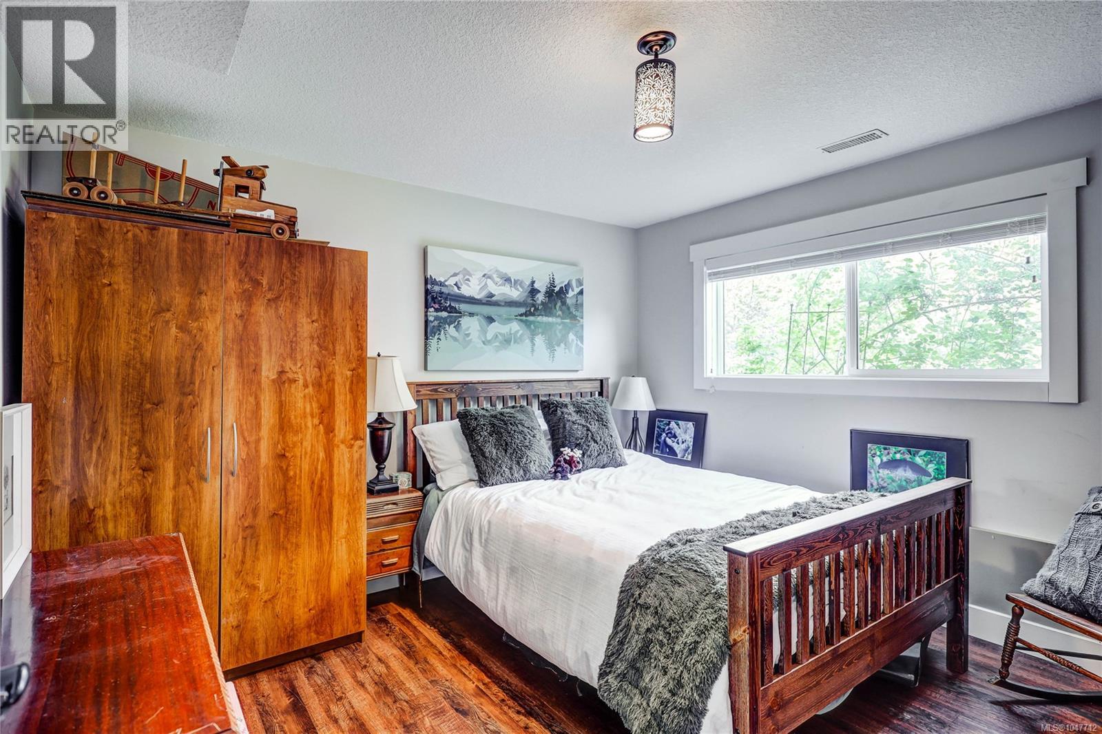 853 Glenhale Cres, Parksville