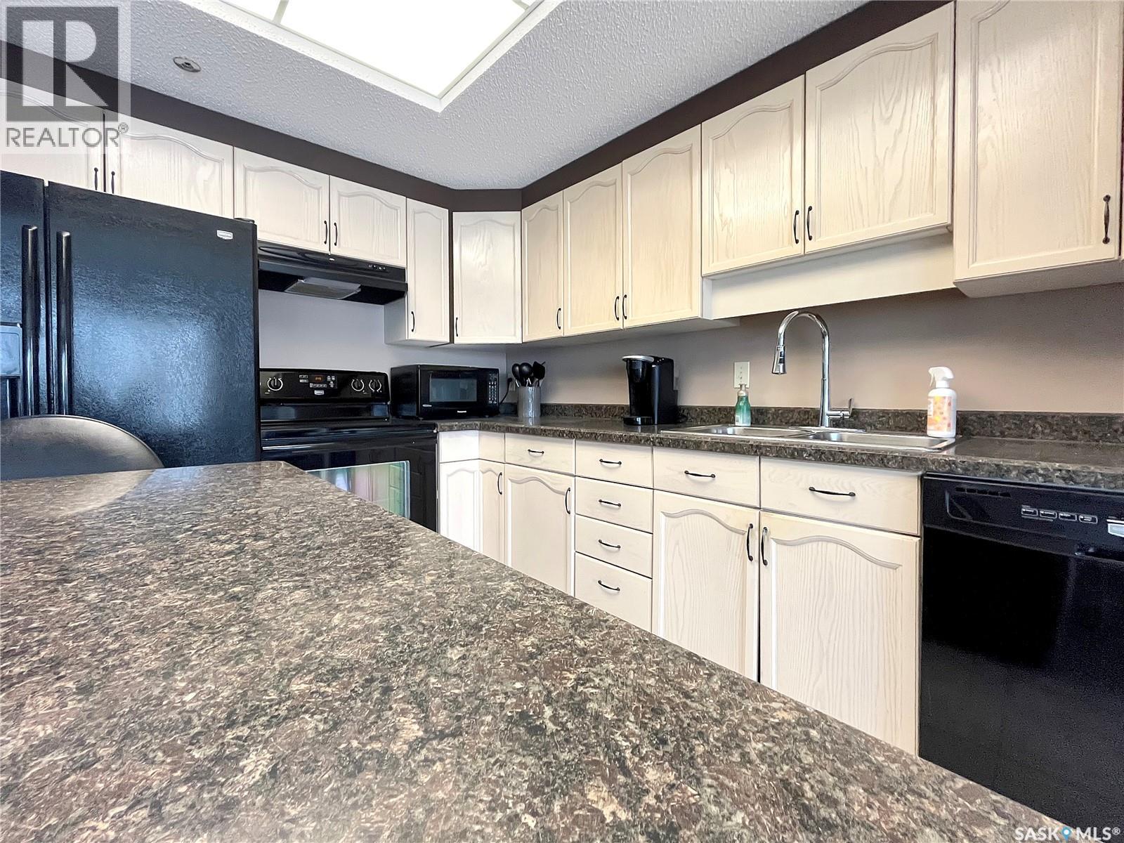 #401 505 12TH STREET E - 11