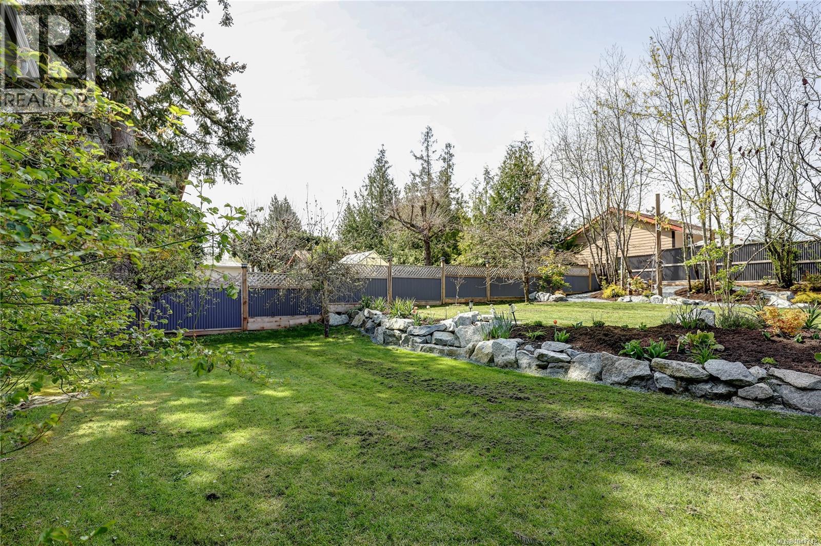 853 Glenhale Cres, Parksville
