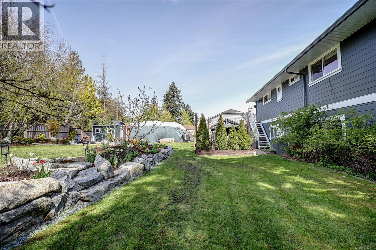 853 Glenhale Cres, Parksville