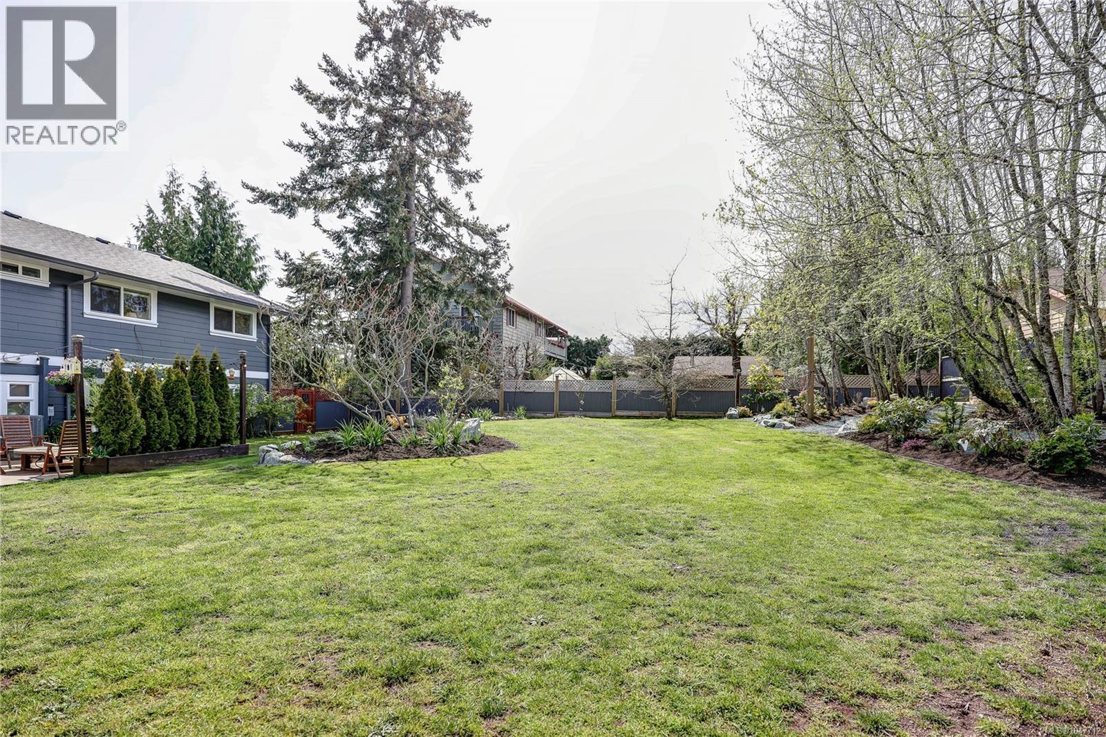 853 Glenhale Cres, Parksville