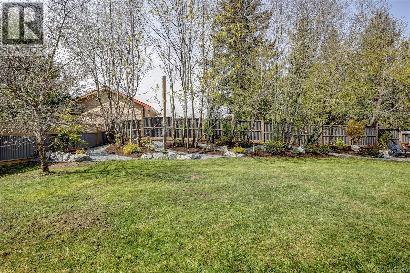 853 Glenhale Cres, Parksville