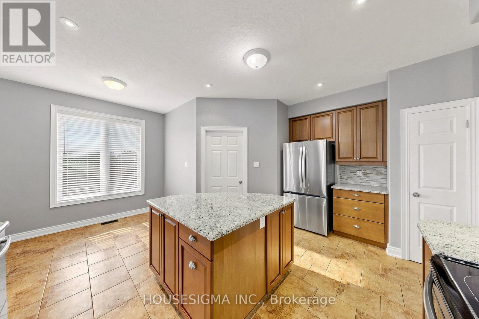 35 AUBURN COURT - Image 17
