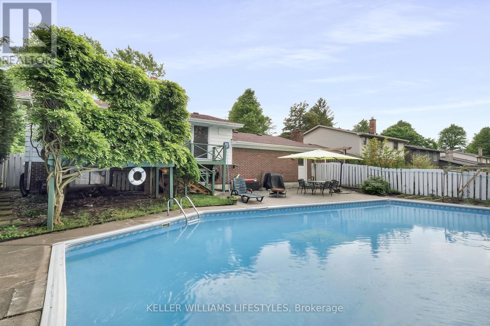 43 FINSBURY CRESCENT - 40