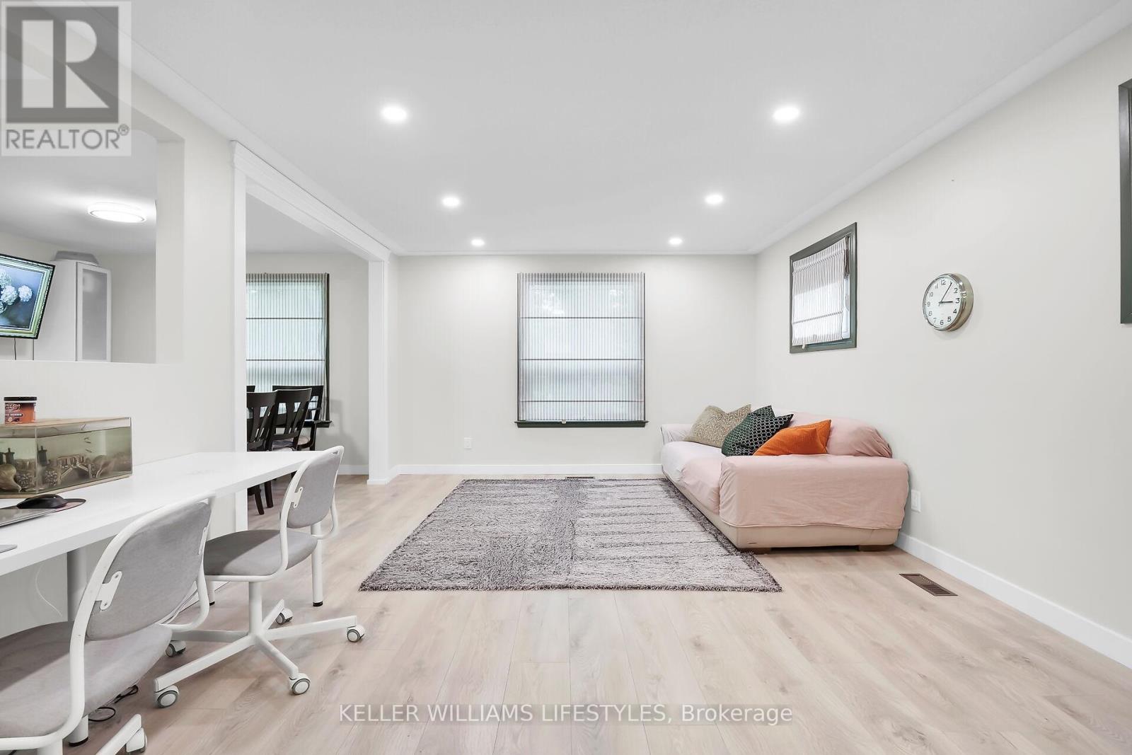 43 FINSBURY CRESCENT - 5