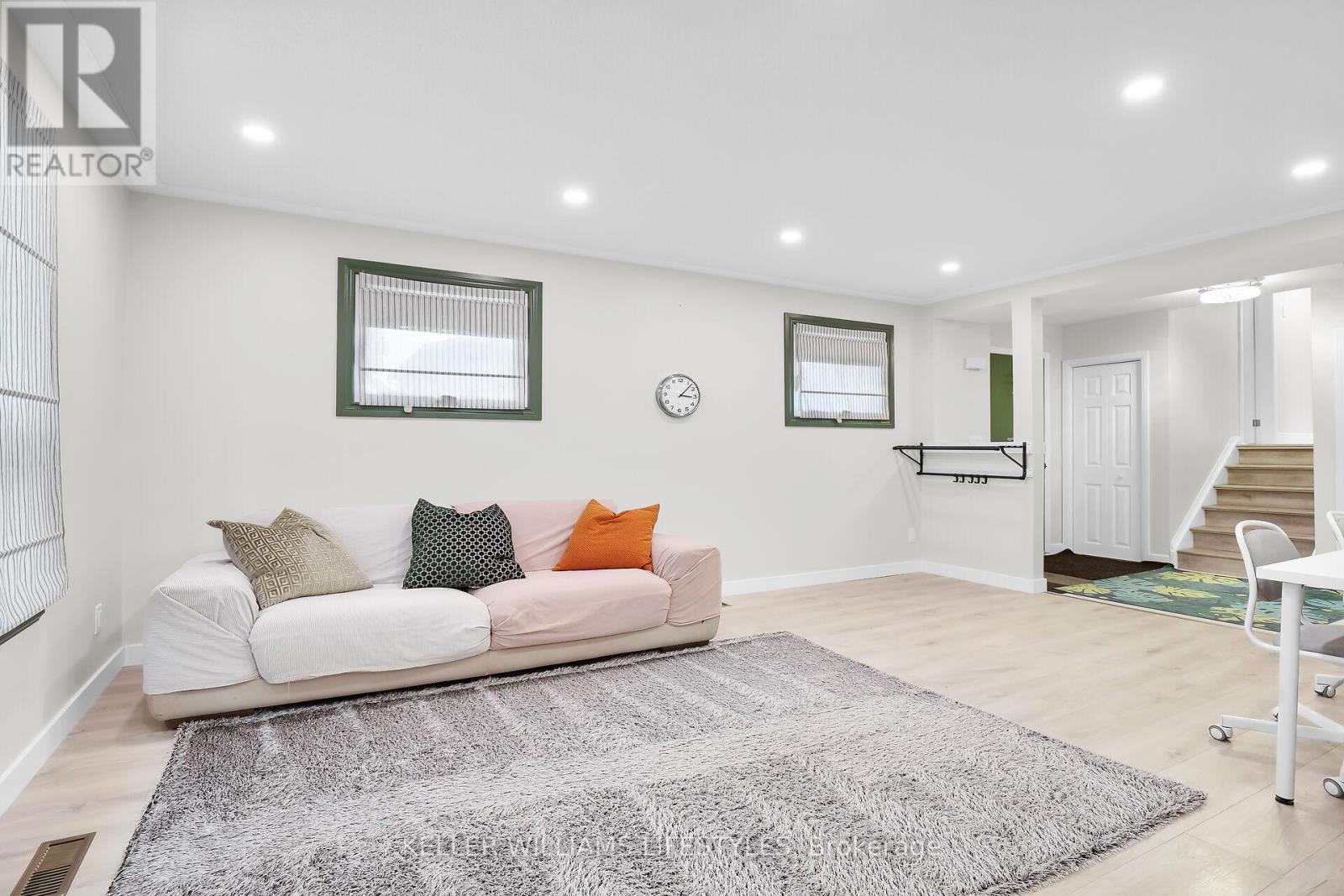 43 FINSBURY CRESCENT - 6