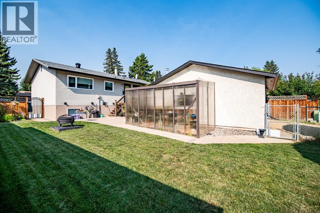 Listing photo – 21 Malcolm Crescent, Red Deer