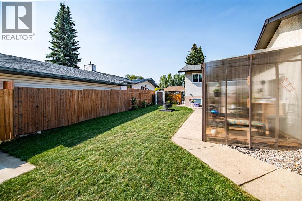 Listing photo – 21 Malcolm Crescent, Red Deer