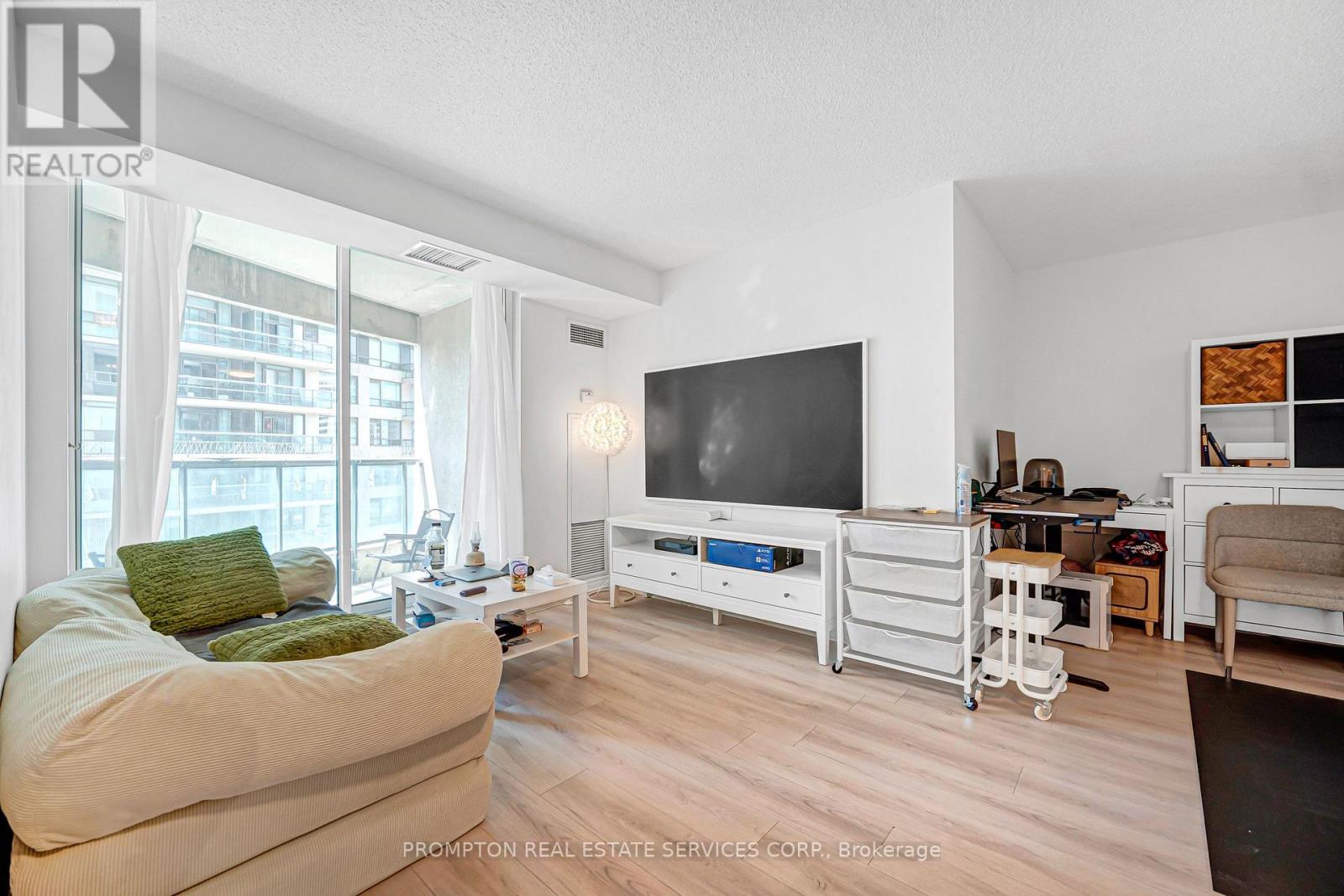 #807 7 LORRAINE DRIVE - 6