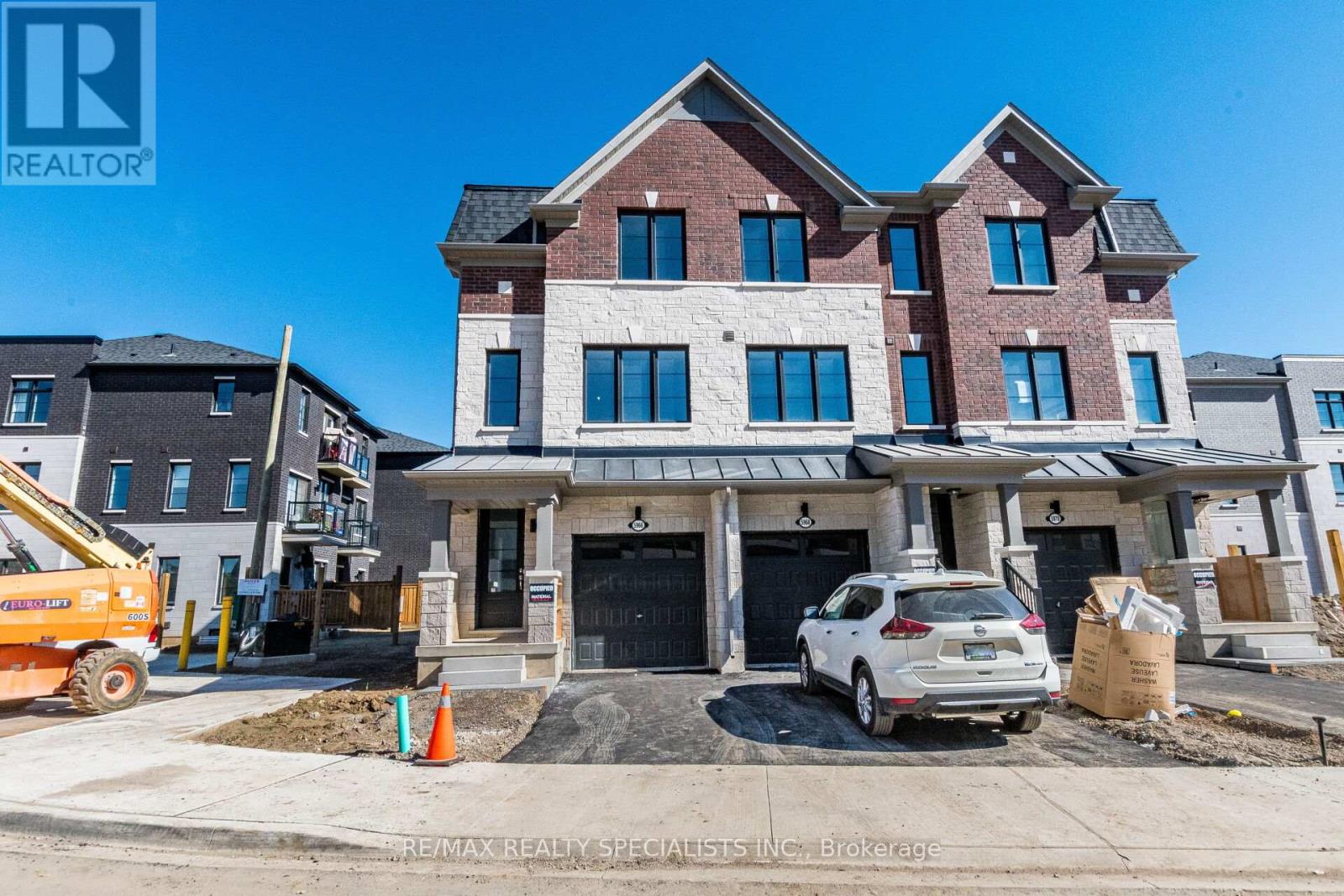 Photo of 5966 Saigon Street