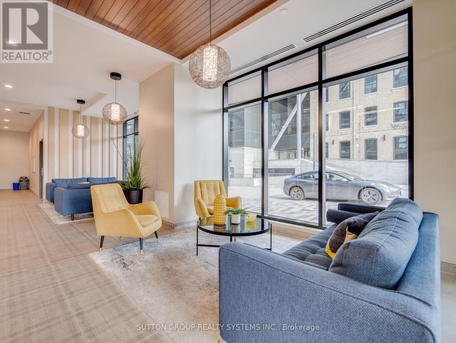 404 - 108 GARMENT STREET — photo 2