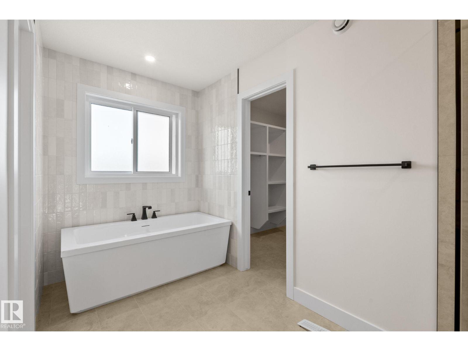 11 Arthur WY - Image 25